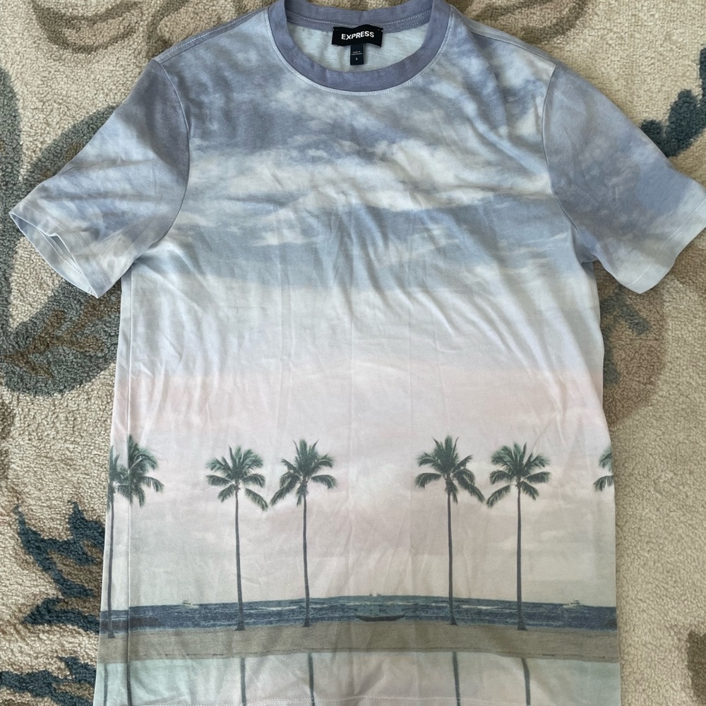 Express Men's Short Sleeve Tee with Palm Design